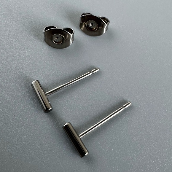 Titanium Bar Stud Earrings - Picture 8 of 9